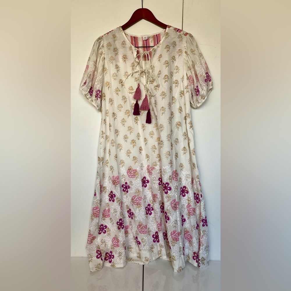 Kilol - White/Pink Floral Dress W Tassels W Gold Detail Indian - Size XS